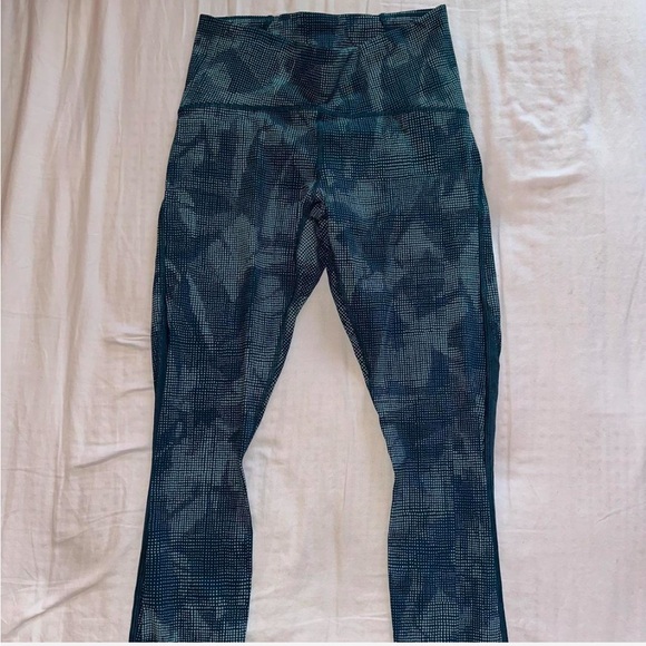 LULULEMON Blue leggings size 6 - worn once - Picture 1 of 5